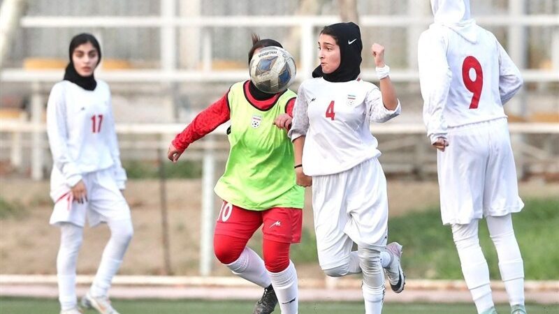 آغاز هیجان‌انگیز اردوی انتخابی تیم ملی فوتبال دختران زیر 15 سال در سمنان با حضور 16 استان