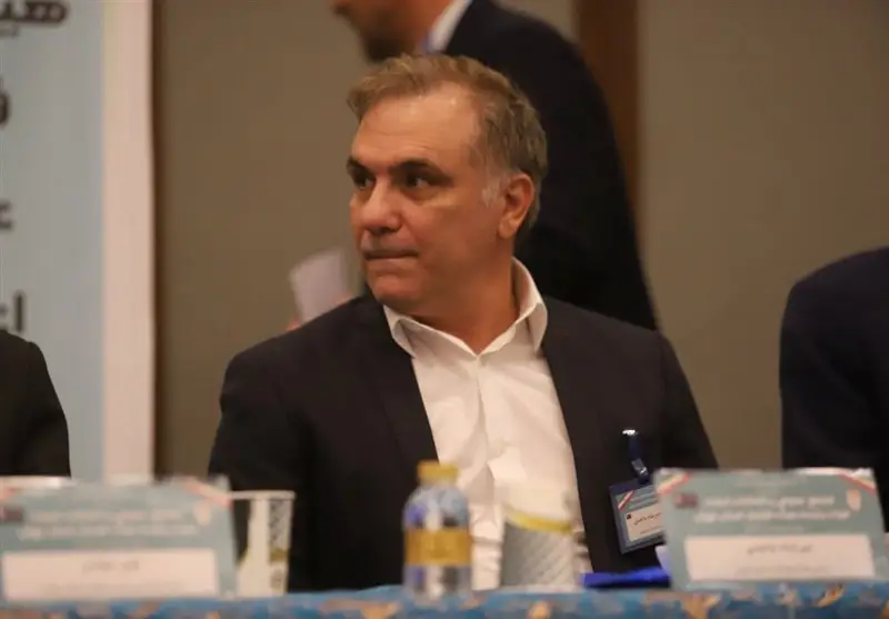 ماجدی: آلودگی هوا، عامل اصلی تعطیلی مسابقات فوتبال تهران شد!