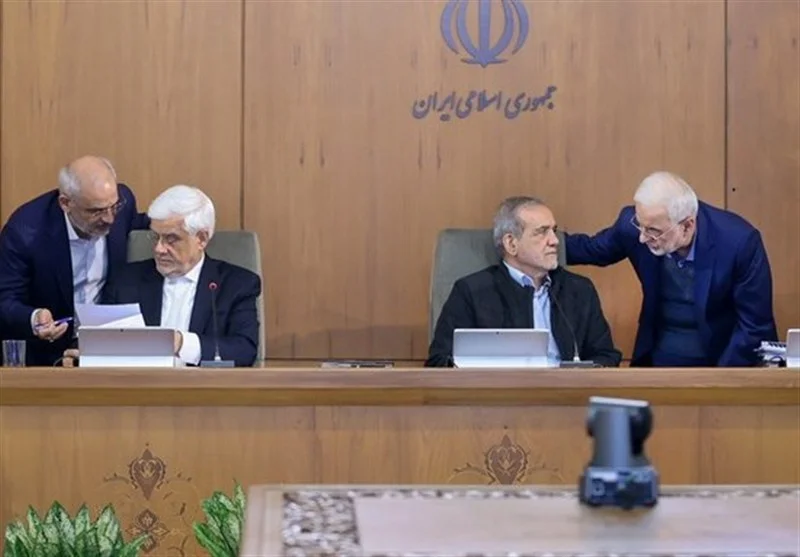 چرا مدیران دولتی درگیر حاشیه‌اند وقتی سفره مردم کوچک‌تر می‌شود؟