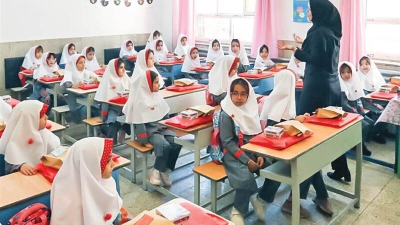 دوشنبه 8 دی ماه  مدارس تعطیل شد؟