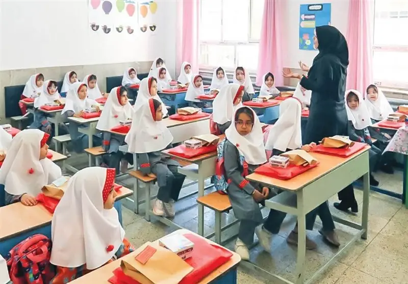 دوشنبه 8 دی ماه  مدارس تعطیل شد؟