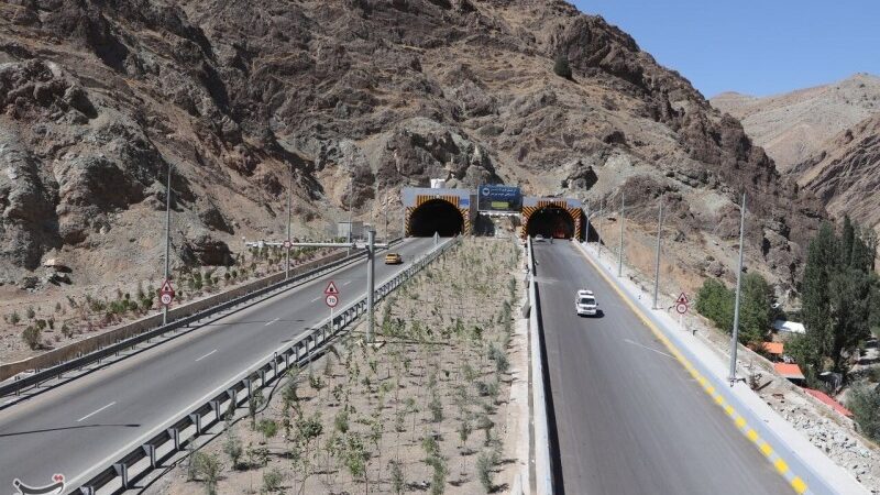 شروع ریل‌گذاری راه‌آهن کرمانشاه-اسلام‌آباد غرب؛ وعده افزایش سرعت قطارهای تهران و مشهد!