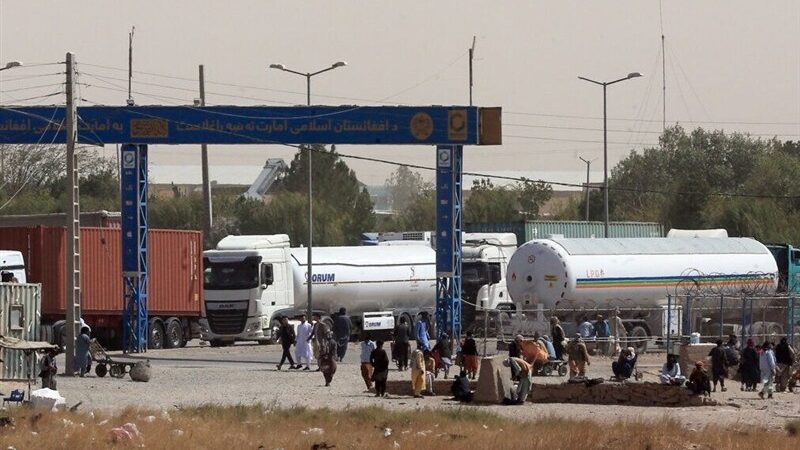 چرا ناوگان ایرانی در مرز اسلام‌قلعه ماه‌هاست زمین‌گیر شده‌اند؟