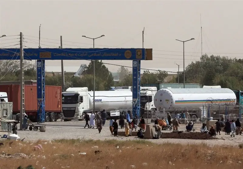 چرا ناوگان ایرانی در مرز اسلام‌قلعه ماه‌هاست زمین‌گیر شده‌اند؟