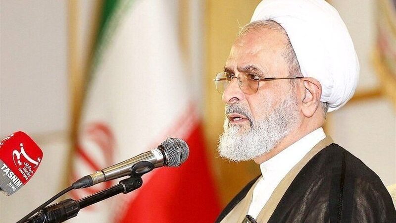 آیت‌الله یزدی(ره)؛ مردی که در بزنگاه‌های تاریخی انقلاب بدرخشید