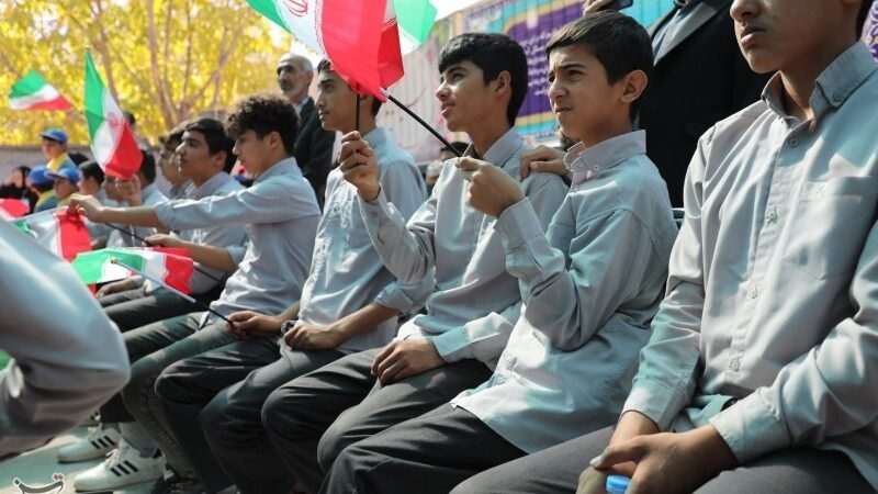 معاون وزیر آموزش‌وپرورش: چرا هیچ فناوری نمی‌تواند جای معلم را بگیرد؟