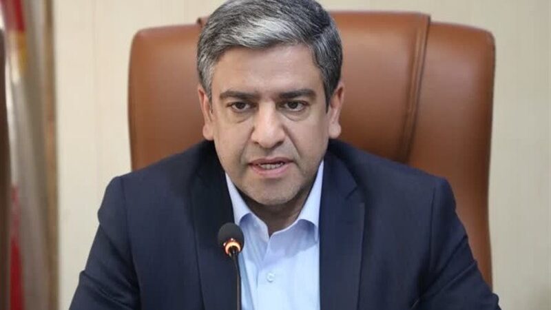 بازدید سرزده استاندار اردبیل از مدرسه دخترانه؛ گفتگوهای صمیمی با معلمان و دانش‌آموزان