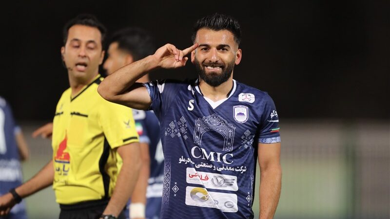 هادی حبیبی‌نژاد: نمی‌دانم خانواده‌ام طرفدار من‌اند یا فولاد! لحظه‌ای که همه منتظرش بودند