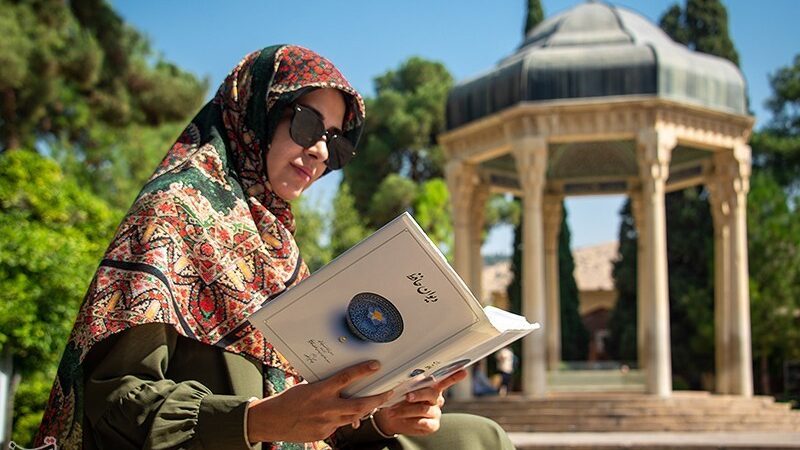 رازهای پشت فال حافظ در شب یلدا که نمی‌دانستید!