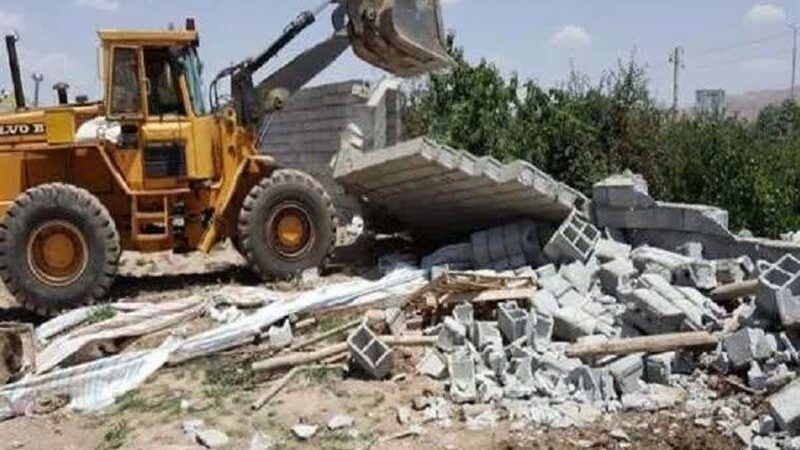 برخورد جدی با زمین‌خواری در سمنان؛ تخریب ۲ بنای غیرمجاز در اقدامی قاطع