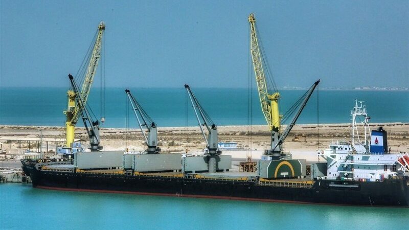 ورود کشتی ۳ هزار تنی گندم به بندر نوشهر؛ ذخیره‌سازی مهم در غرب مازندران آغاز شد