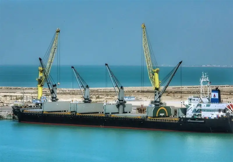 ورود کشتی ۳ هزار تنی گندم به بندر نوشهر؛ ذخیره‌سازی مهم در غرب مازندران آغاز شد