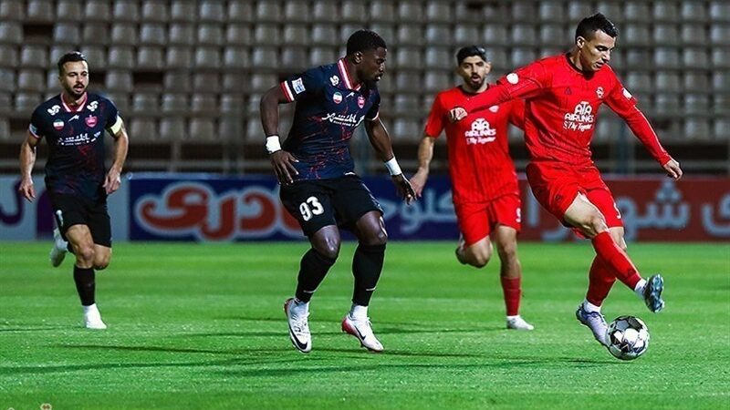 دیدار حساس تراکتور و پرسپولیس در ورزشگاه شهید سلیمانی با حضور تنها 7 هزار تماشاگر!