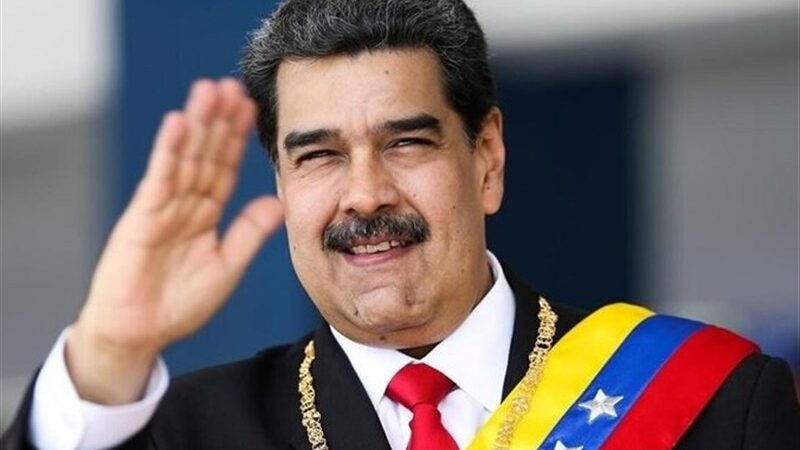 مادورو: در مسیر صلحیم اما در برابر تهدید آمریکا آماده‌ایم!