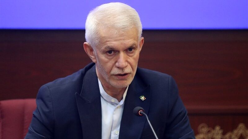 اسبقیان: افتخار می‌‌کنم سرمربی تیم ملی ایرانی است/ تاج صبر زیادی دارد