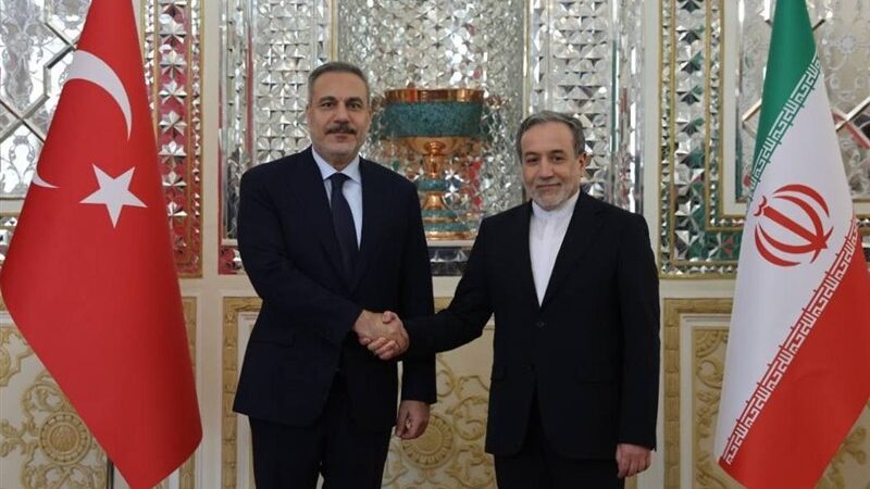 عراقچی فاش کرد؛ ایران و ترکیه چگونه برای توسعه منطقه‌ای دست به دست هم دادند؟
