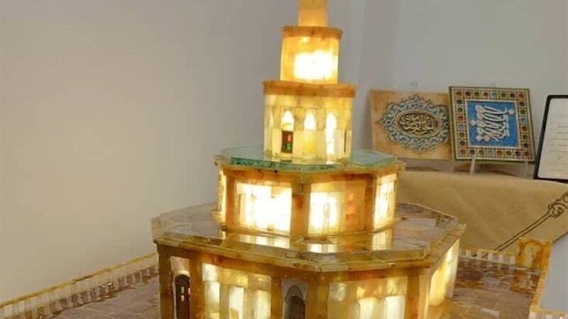 بازآفرینی شگفت‌انگیز ارگ کلاه‌فرنگی با هزاران قطعه سنگ قیمتی؛ هنری که تاریخ را زنده کرد!