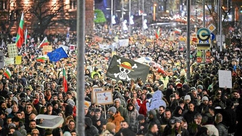 تظاهرات بی‌سابقه در بلغارستان علیه فساد؛ صدای هزاران معترض بلند شد!