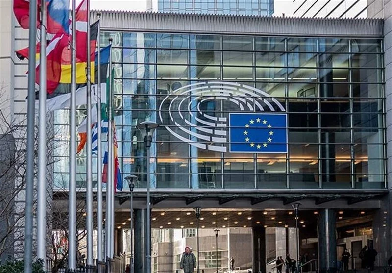 آیا اروپا در چنگال آمریکا به پایان راه رسیده است؟ واکاوی ریاکاری سیاسیون و تعظیم‌های بی‌وقفه