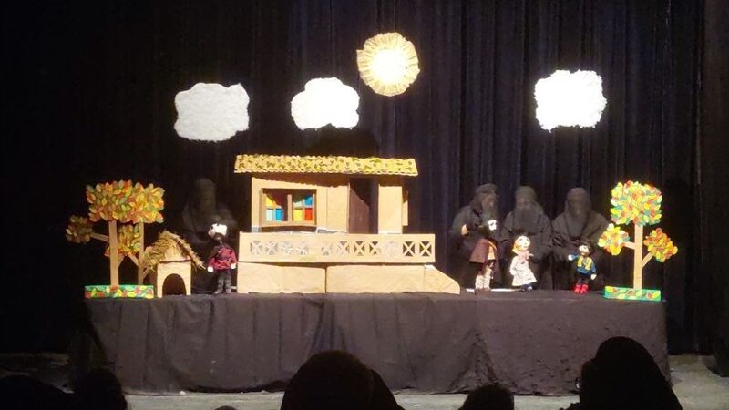 نمایش عروسکی «مرد مهربان جنگل»؛ پلی جذاب بین میراث گیلان و هویت نسل نو +فیلم