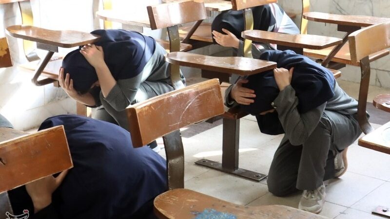 مانور زلزله در مدارس؛ از نمایش صوری تا آموزش‌های واقعی و تأثیرگذار!