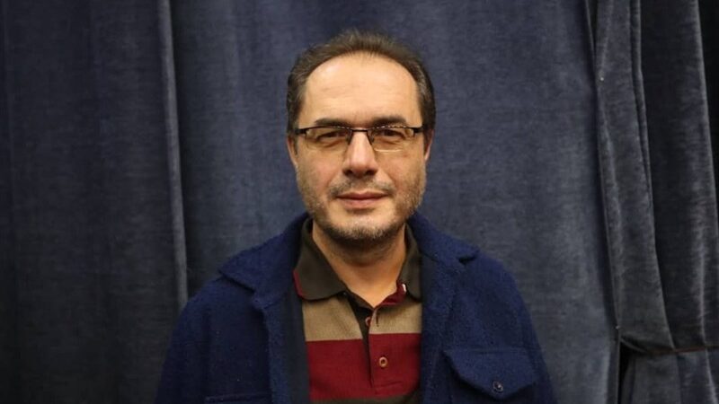 چرا موبایل کودکان را از دنیای جادویی تئاتر دور می‌کند؟