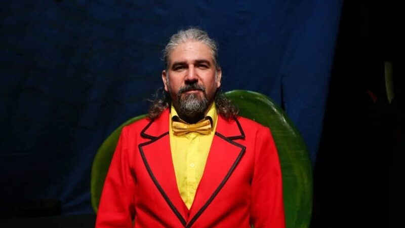 نمایش (لافکادیو) بحران هویت نسل امروز را به تصویر می‌کشد