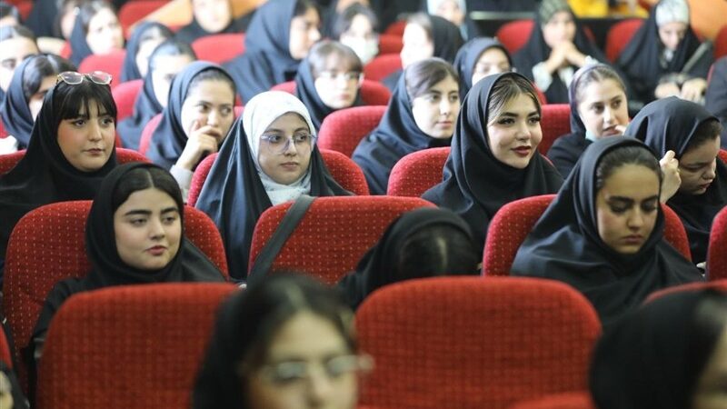 دانشجویان ایلام با تریبونی آزاد، صدای مطالبات یک‌ساله را به گوش مسئولان رساندند