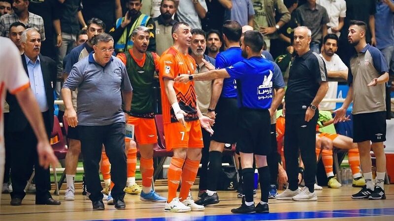 افضل: بزرگ‌تر از فخیم در تبریز کنار رفتند و اتفاقی نیفتاد!