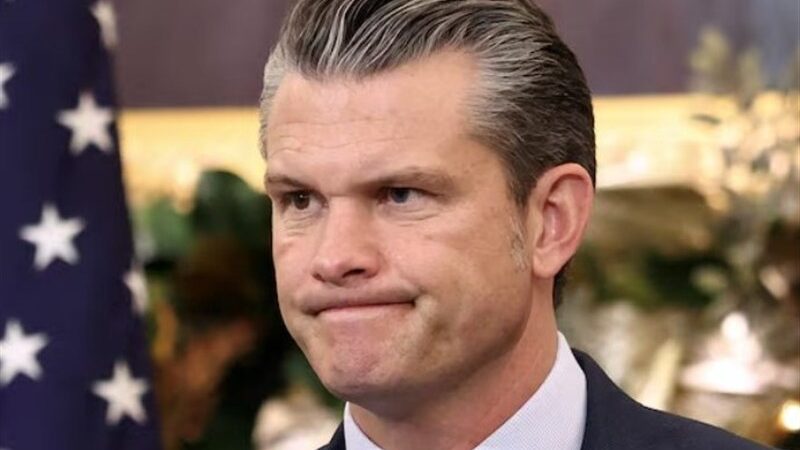 قانون گذاران آمریکایی وزیر جنگ را تهدید کردند