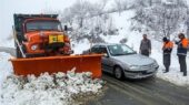 بازگشایی راه 50 روستای الیگودرز پس از برف سنگین؛ گردنه گله‌بادوش همچنان بسته است