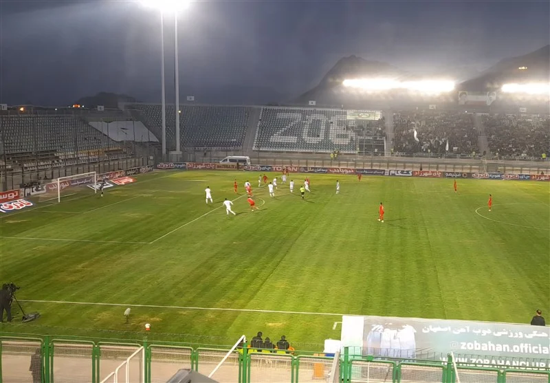 تقابل ذوب‌آهن و تراکتور در نیمه اول برنده نداشت - وب‌گردی