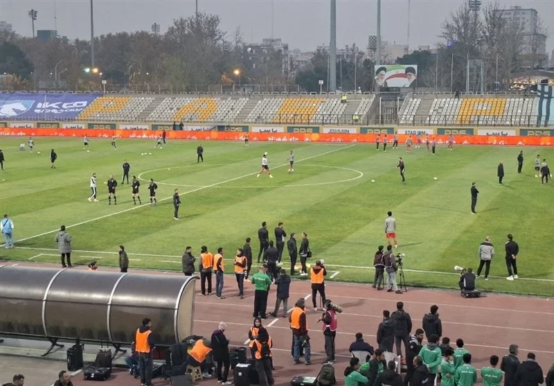 حضور تماشاگر در بازی بدون تماشاگر پیکان – پرسپولیس - وب‌گردی