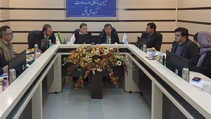 صادرکنندگان بادام چهارمحال و بختیاری مشکل رفع تعهد ارزی دارند