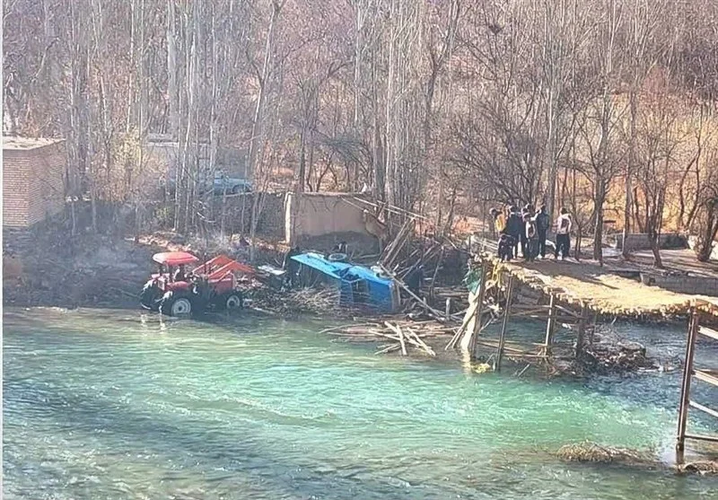 پل معلق بر رودخانه زاینده‌رود در روستای گرم‌دره فرو ریخت - وب‌گردی