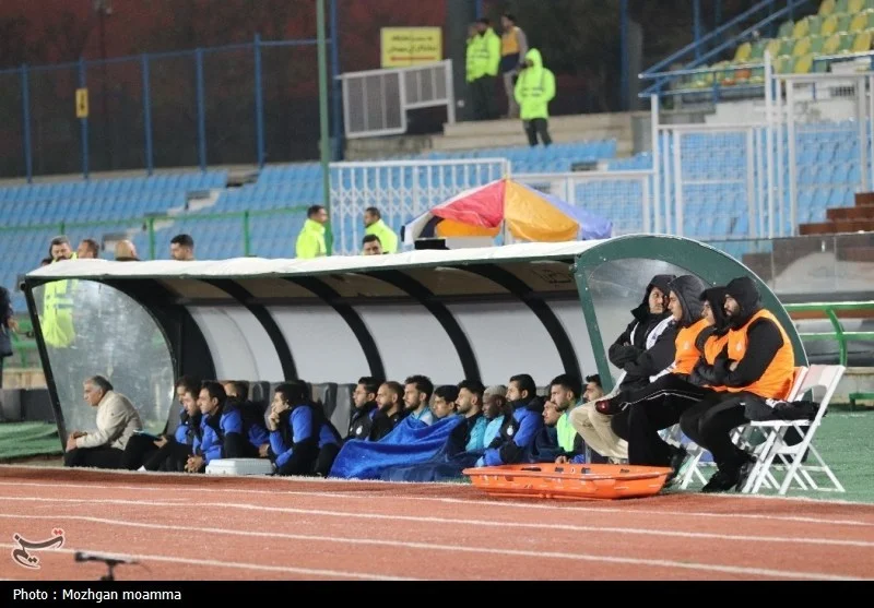 مرفاوی فاش کرد؛ چرا بین نیمکت و ترکیب اصلی استقلال فاصله افتاده است؟ رضاییان چطور می‌تواند تیم را نجات دهد؟