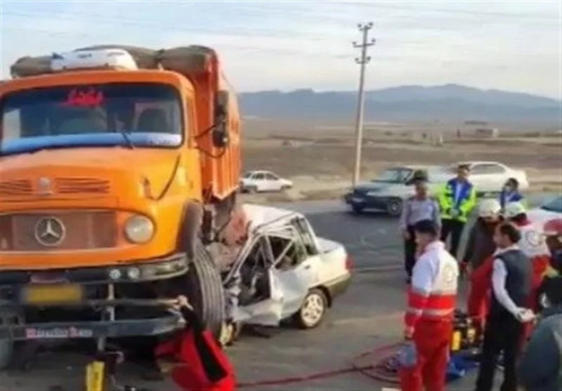 تصادف وحشتناک پراید با کمپرسی در محور بیرجند؛ ۴ نفر جان باختند!