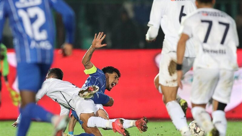 استقلال علیه داوری: چرا VAR در بازی با ملوان سکوت کرد؟