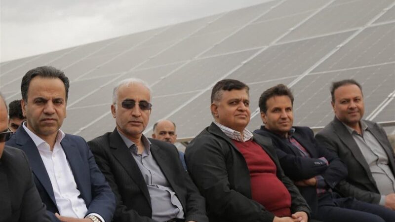 وزیر کشور با دستور ویژه: 12 پروژه نیروگاه خورشیدی یزد همزمان به بهره‌برداری رسید!