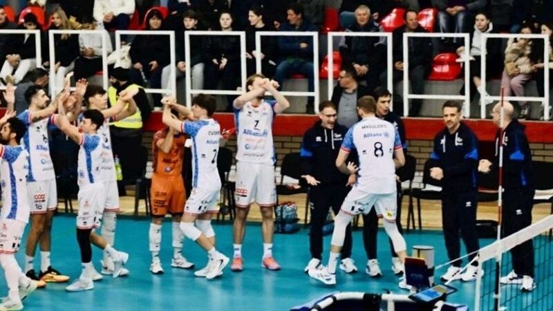 میلان در سرمای استخوان‌سوز مقدونیه چگونه پیروز شد؟! داستان سختی که بازیکنان را به ستوه آورد