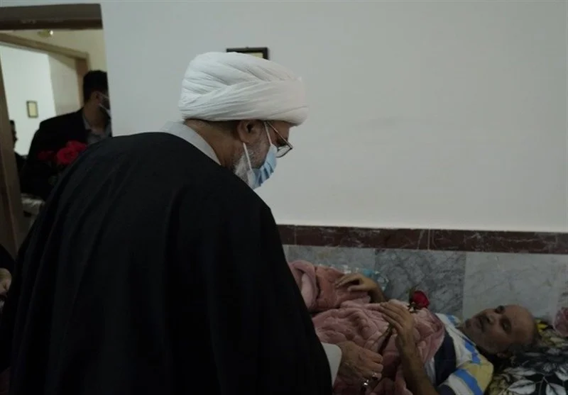 امام جمعه بوشهر در روز مادر به دیدار گرم سالمندان رفت؛ پیام تکریم و احترام به قلب‌ها