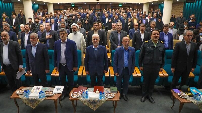 وزیر کشور: دولت با تمام توان به دنبال حل بحران آب و آلودگی هواست!