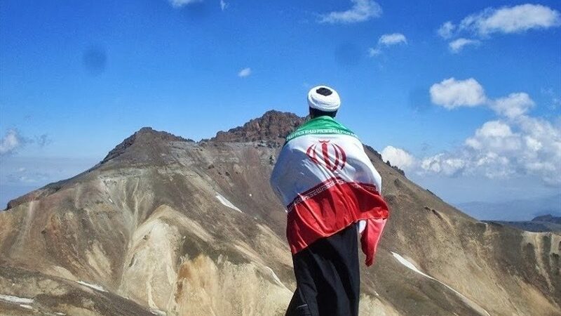 شور و هیجان 800 طلبه در دهمین جشنواره ورزشی حوزه علمیه قم؛ رقابتی متفاوت و پرانرژی