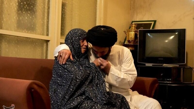 آیت‌الله عاملی با اشک از فداکاری مادرش پرده برداشت + فیلمی تاثیرگذار