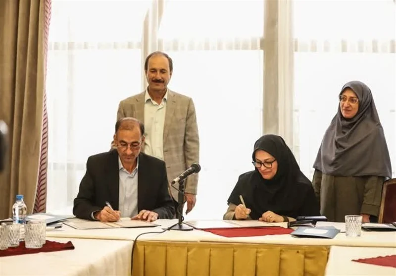 تفاهم‌نامه تاریخی محیط زیست فارس و یزد برای نجات زیستگاه‌های مشترک امضا شد