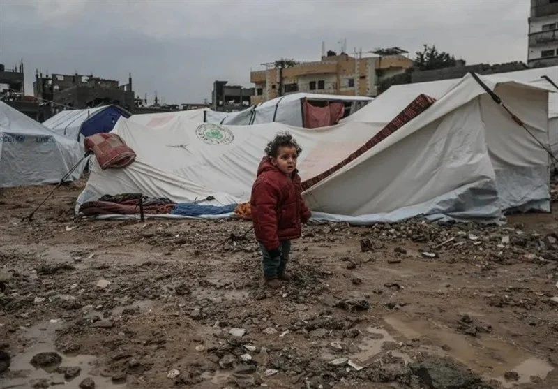 سرمای جان‌سوز و طوفان سهمگین؛ چادرهای فرسوده غزه زیر بار فشار زمستانی
