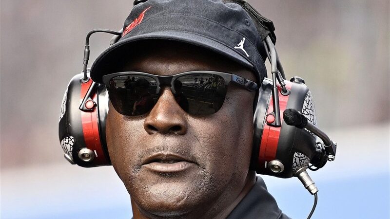 واکنش طنزآمیز مایکل جردن به رقم قرارداد راننده‌اش که همه را شوکه کرد!