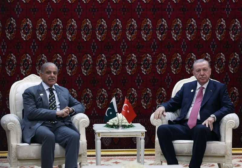 اردوغان وعده داد: ترکیه در حفظ آتش‌بس پاکستان و افغانستان نقش فعالی ایفا می‌کند