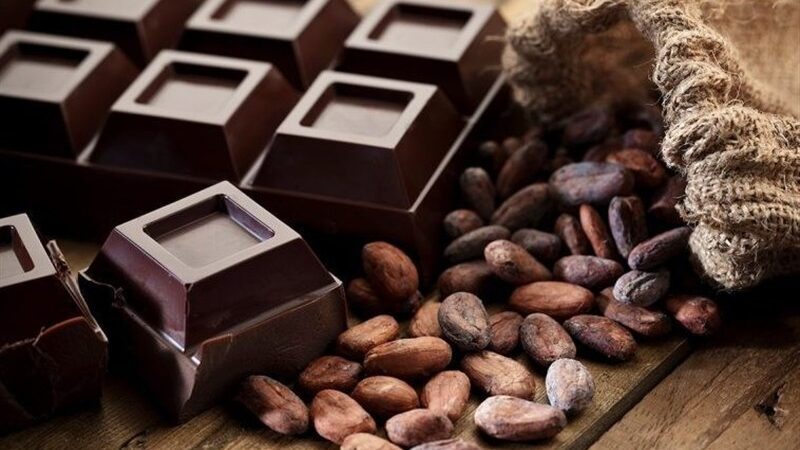 شگفتی شکلات تلخ؛ راز کاهش سرعت پیری که هنوز نمی‌دانستید!
