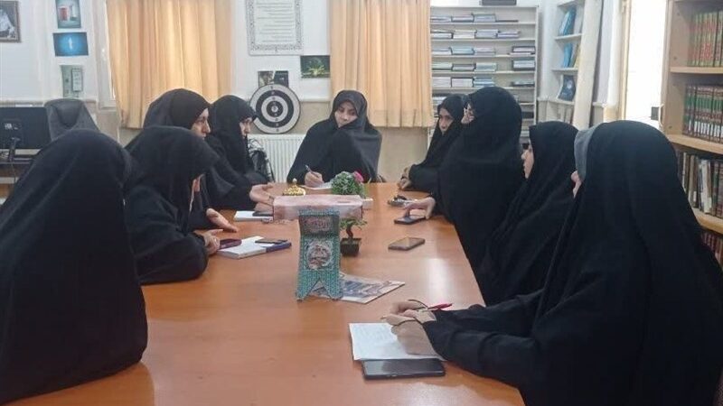 راز موفقیت حوزه‌های علمیه در گسترش هوشمندی اجتماعی؛ نقش کلیدی بانوان طلبه در تحولات رسانه‌ای